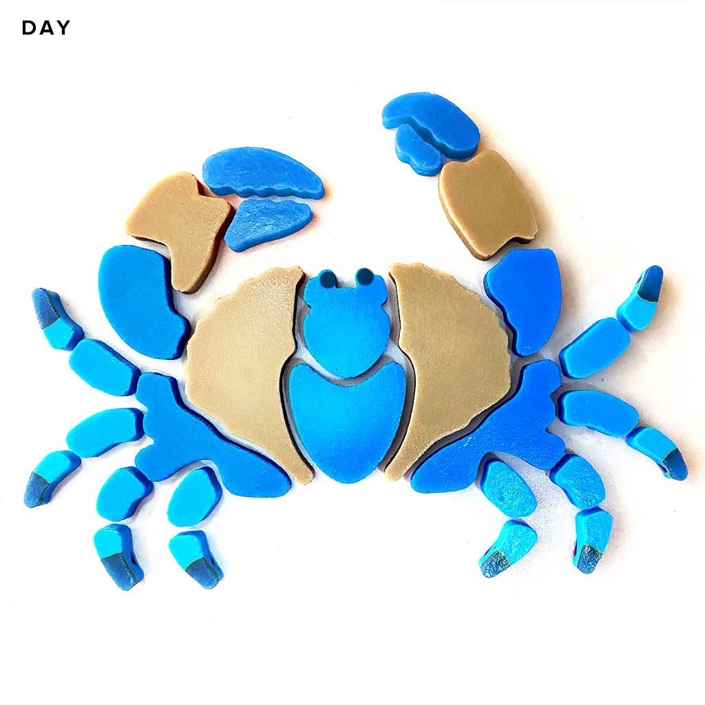 Blue Crab Glow in the Dark Pool Mosaic