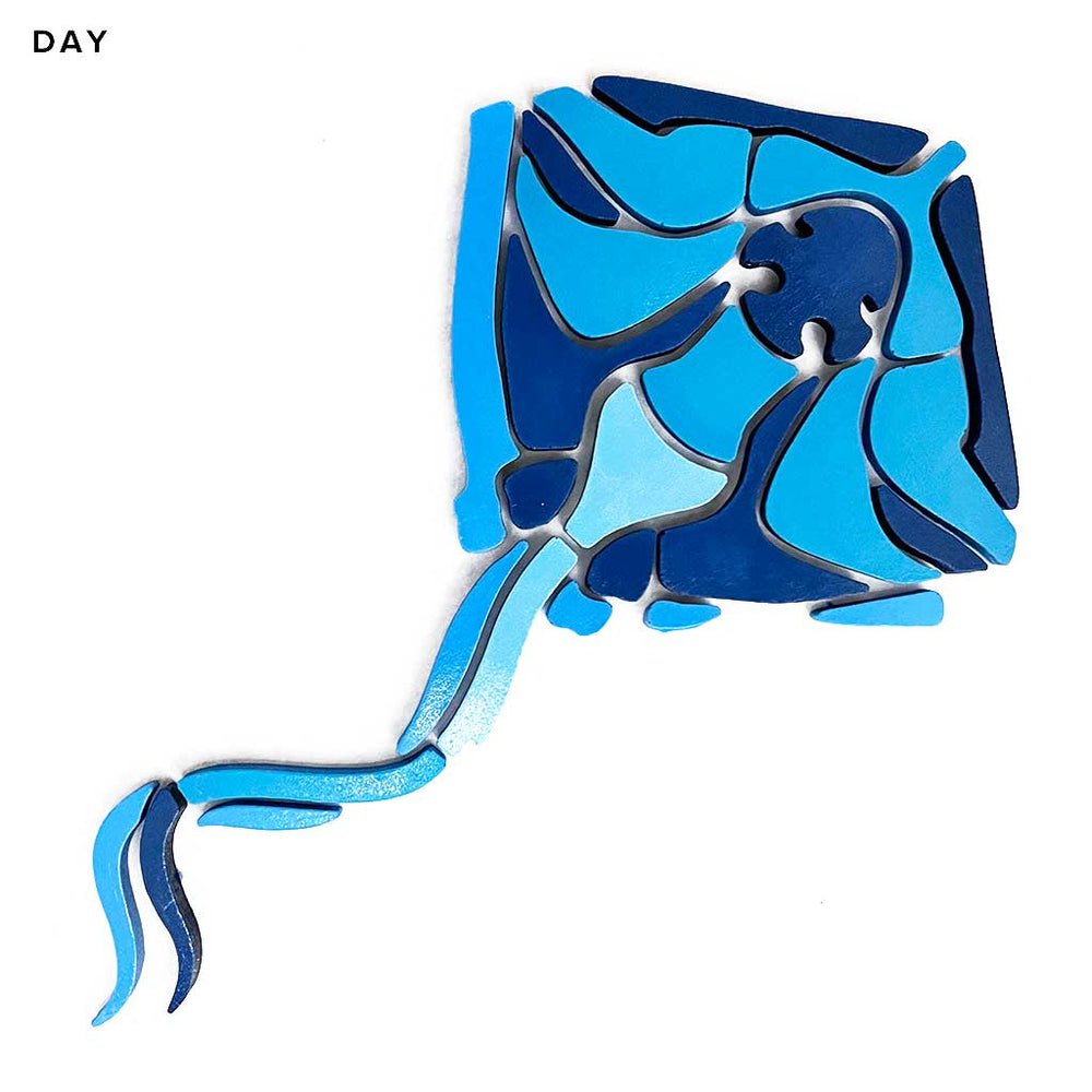 Stingray Small Glow in the Dark Pool Mosaic Daytime